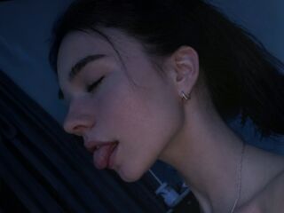 beautiful webcam girl MelbaStraub