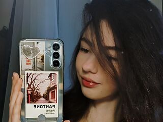 camgirl fingering shaved pussy MitziBreech