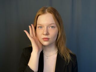 naughty camgirl masturbating with vibrator RonnieAbraham