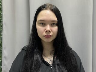 cam girl playing with vibrator RosaMartines