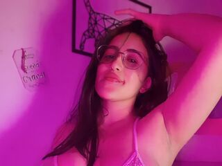 hot cam girl masturbating with vibrator SerenaWein