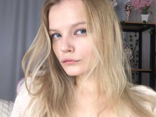 naked girl with webcam fingering ShelyMilan