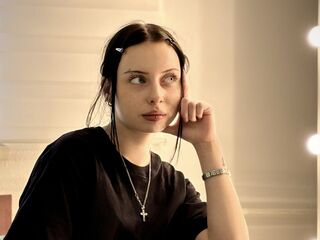 camgirl showing pussy SilviaTieken