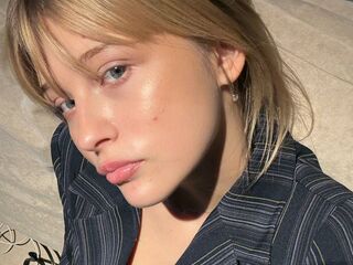 girl chat room SoledadMadon
