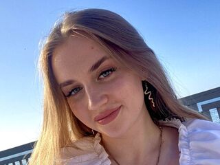 camwhore masturbating with vibrator SonyMiller