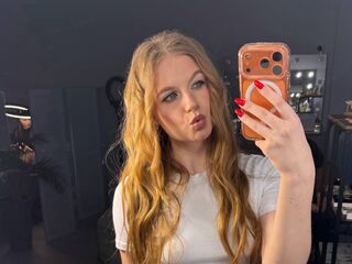 girl topless chat TainaSaffo
