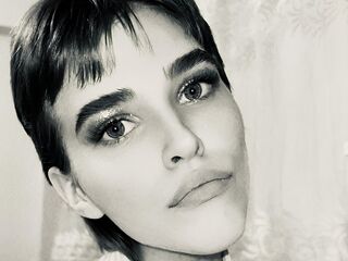 camslut fingering shaved pussy UdelaHailey