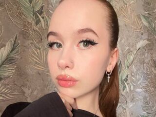 camwhore masturbating with dildo VelvetForst