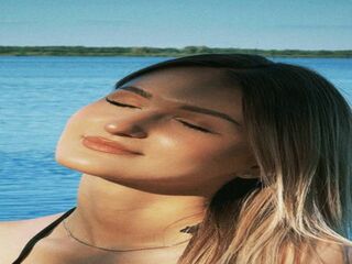 naked cam girl fingering pussy VerlineBurth