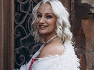 livesex cam show WilsonAvery