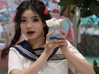 closeup web cam YangyiXiao