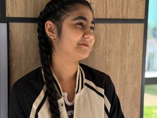 shaved pussy cam YukoKlapper