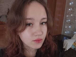 camgirl masturbating with dildo YvettePreisner